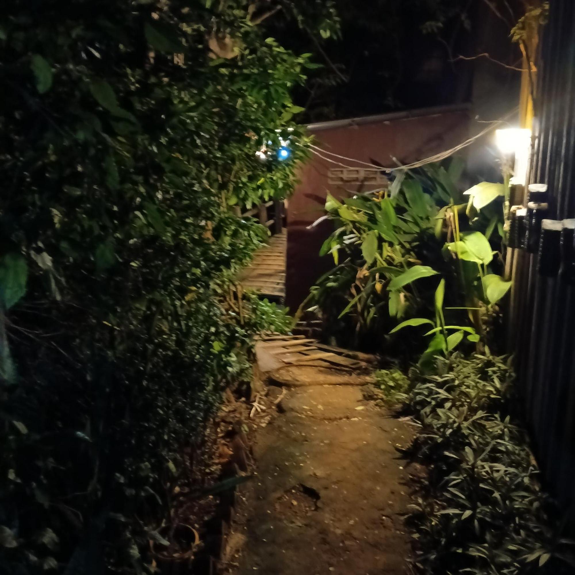 Familyhouse & Trekking Apartment Banlung Bilik gambar
